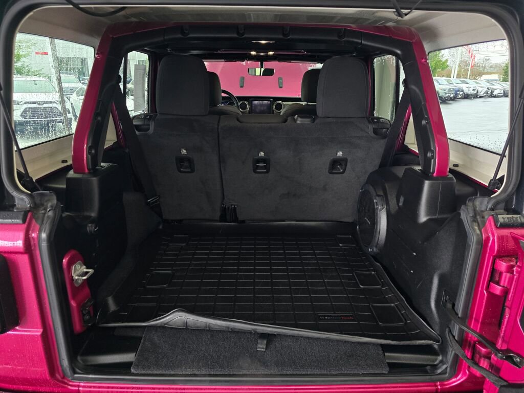 Used 2022 Jeep Wrangler Unlimited Sahara image 15