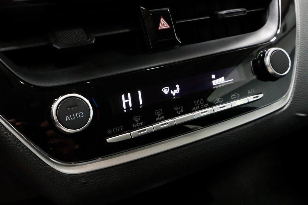 Used 2025 Toyota Corolla LE image 30