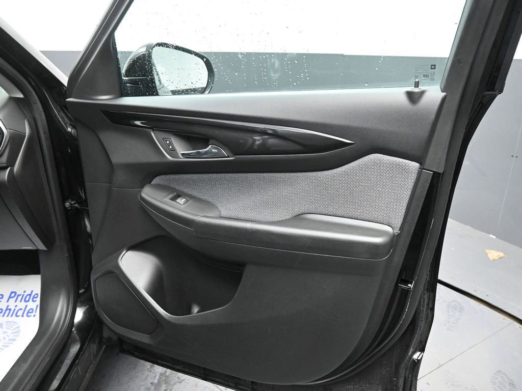 Used 2025 Chevrolet TrailBlazer LT w/ Driver Confidence Package image 18