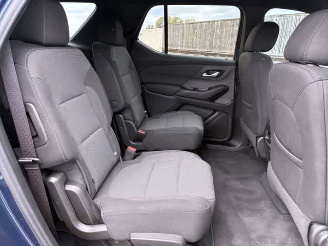 Used 2022 Chevrolet Traverse LT w/ LPO, Cargo Package FWD image 21