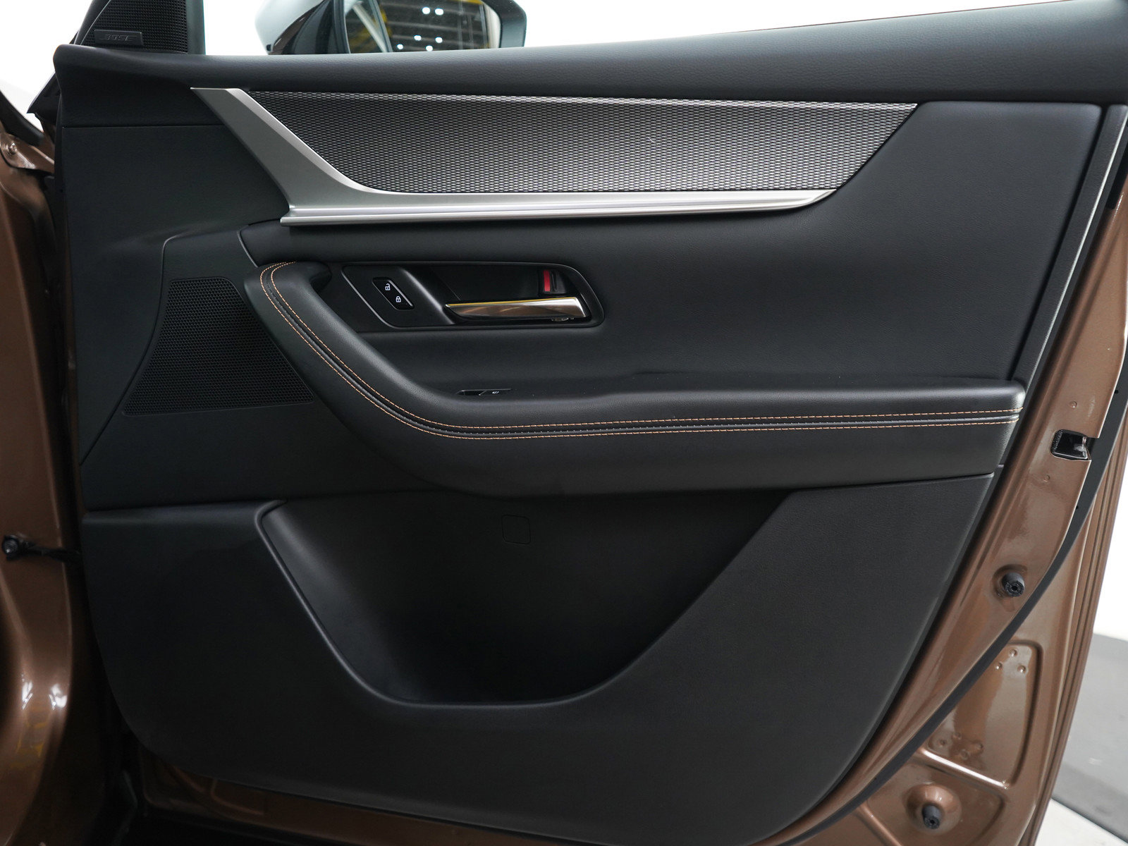 Certified 2025 MAZDA CX-70 Plug-In Hybrid w/ Premium Pkg image 11