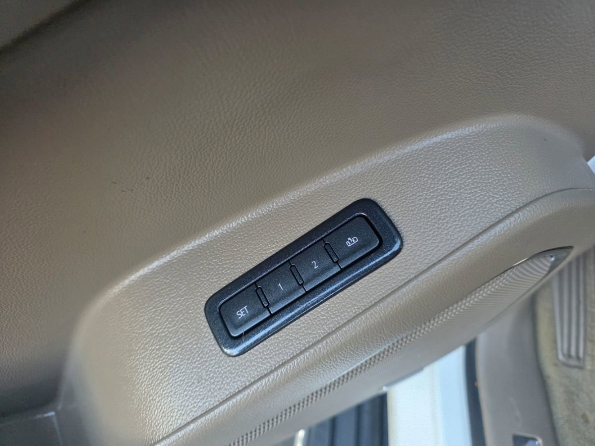 Used 2018 GMC Yukon XL SLT w/ Open Road Package image 21