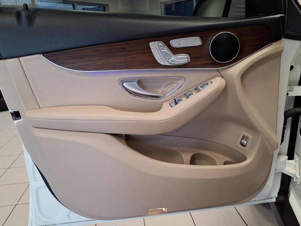 Used 2022 Mercedes-Benz GLC 300 4MATIC image 22