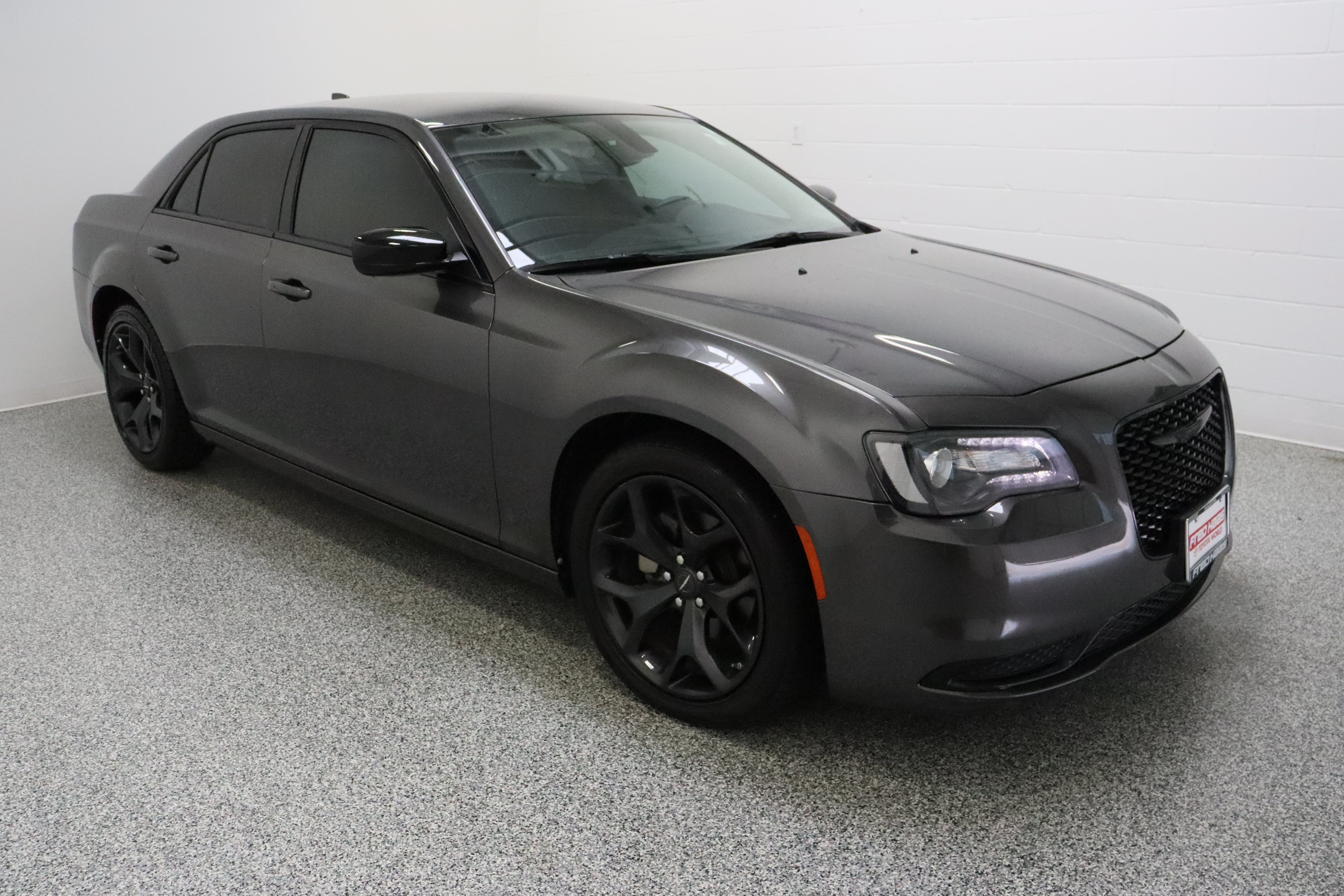 Used 2023 Chrysler 300 Touring w/ Sport Appearance Package RWD image 4