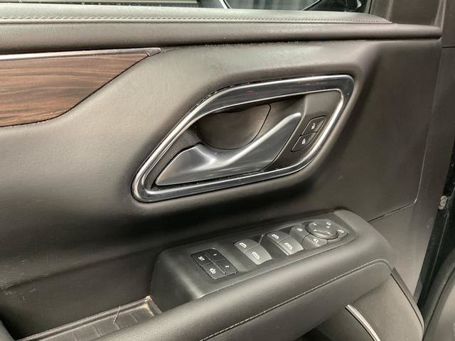 Used 2022 Chevrolet Suburban Z71 w/ Luxury Package AWD/4WD image 13