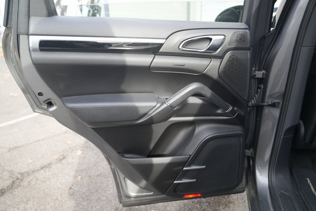 Used 2012 Porsche Cayenne image 30