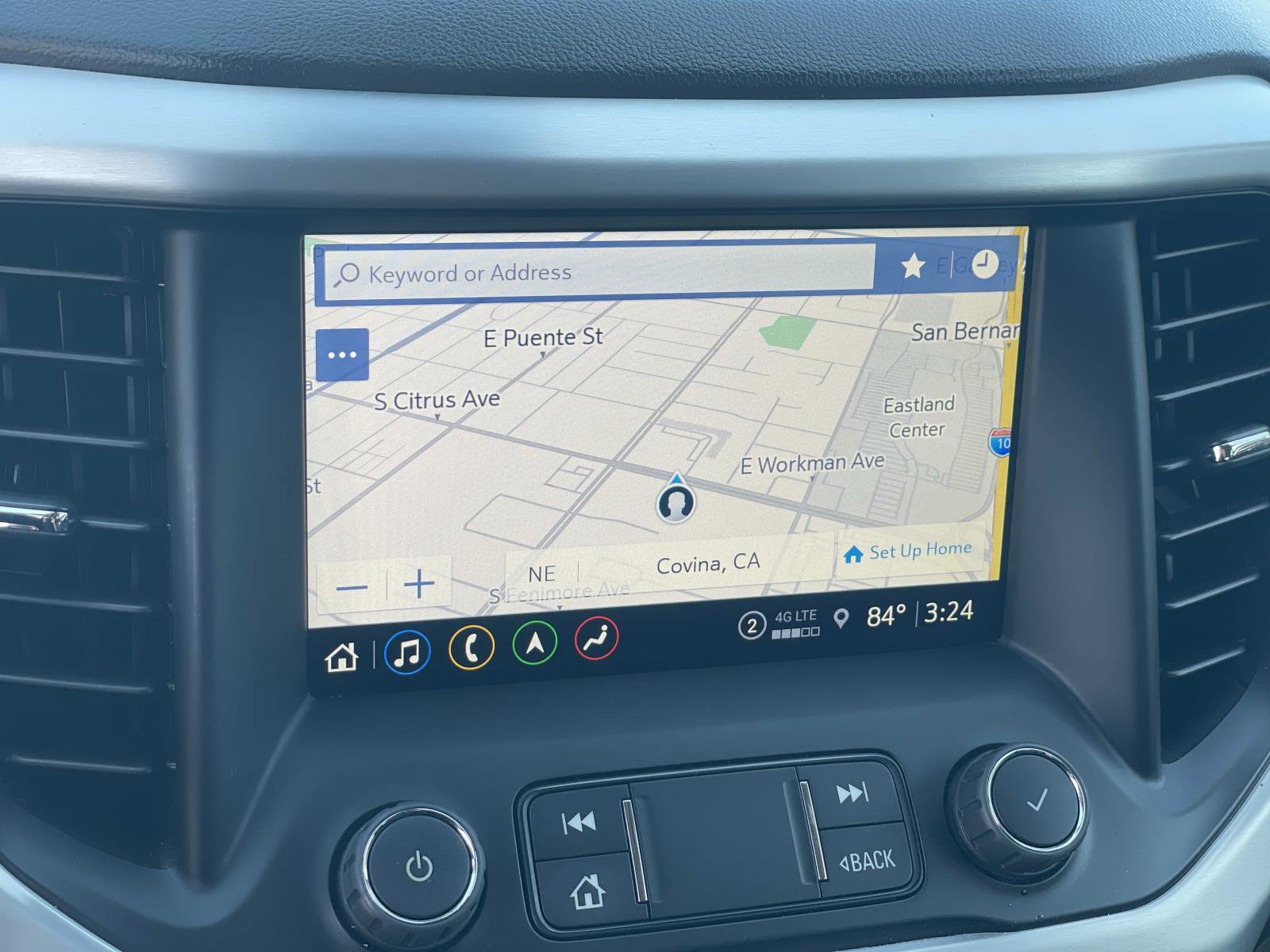 Used 2021 GMC Acadia SLT w/ Premium Package image 16