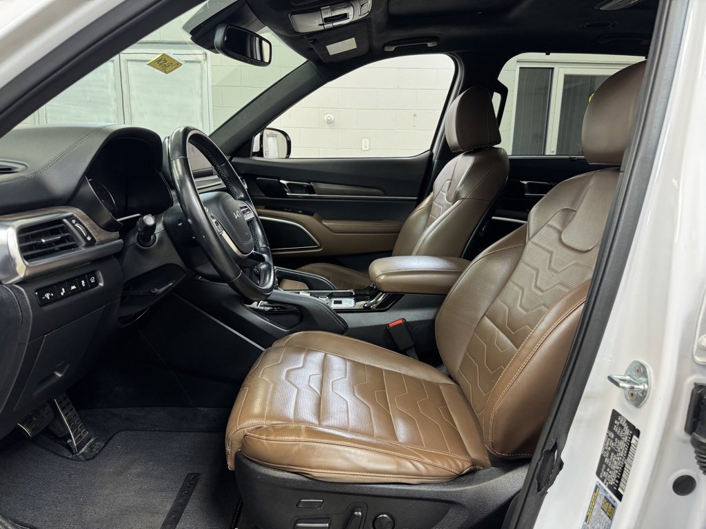 Used 2022 Kia Telluride SX w/ SX Prestige Package image 12