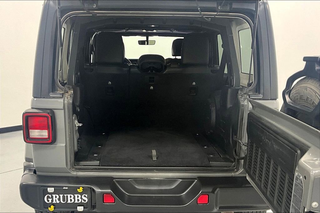 Used 2020 Jeep Wrangler Unlimited Sahara AWD/4WD image 27