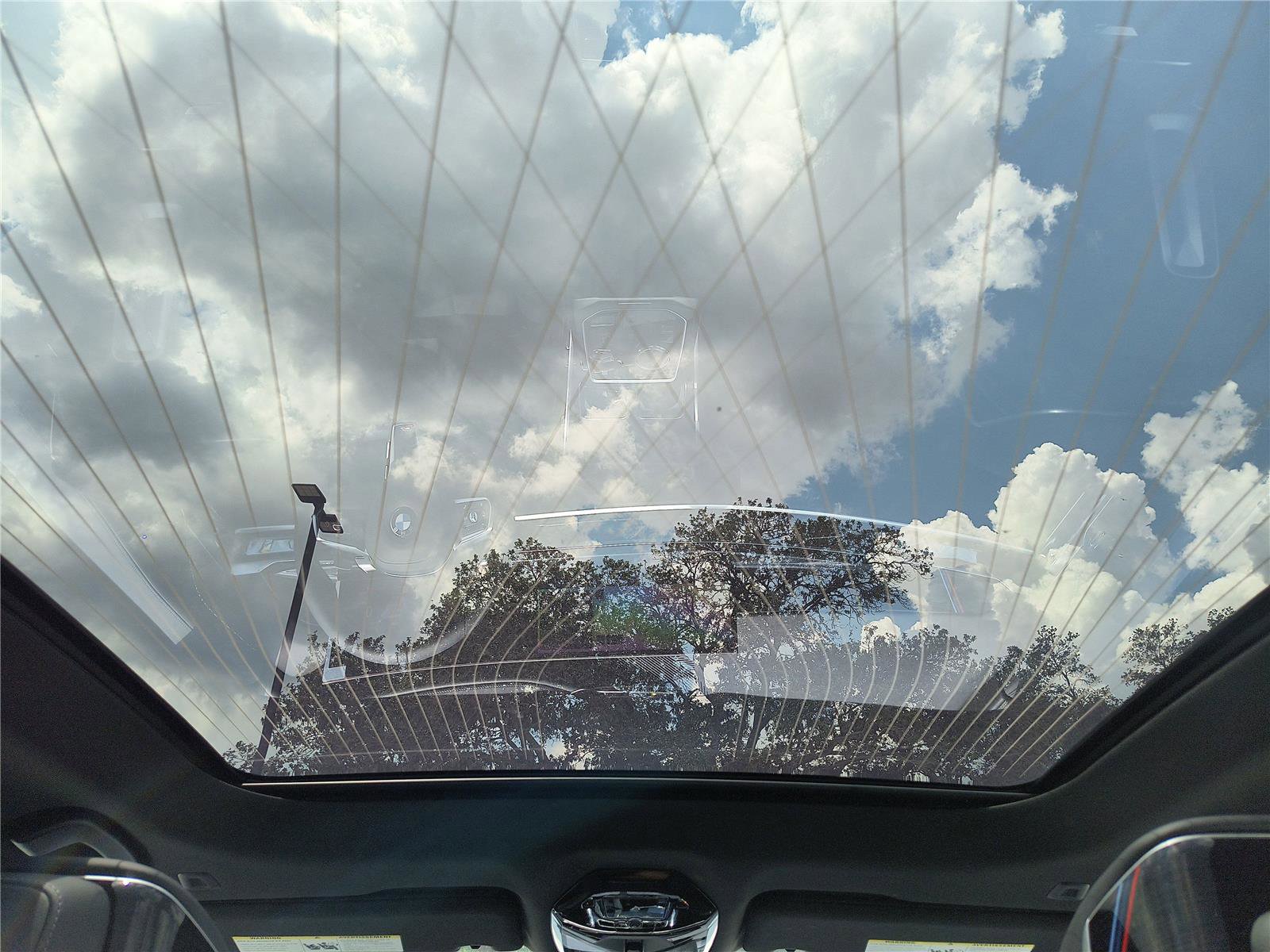 Used 2025 BMW 740i w/ Executive Package image 11