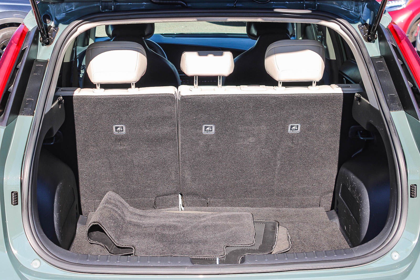 Used 2023 Kia Niro EX Touring image 26