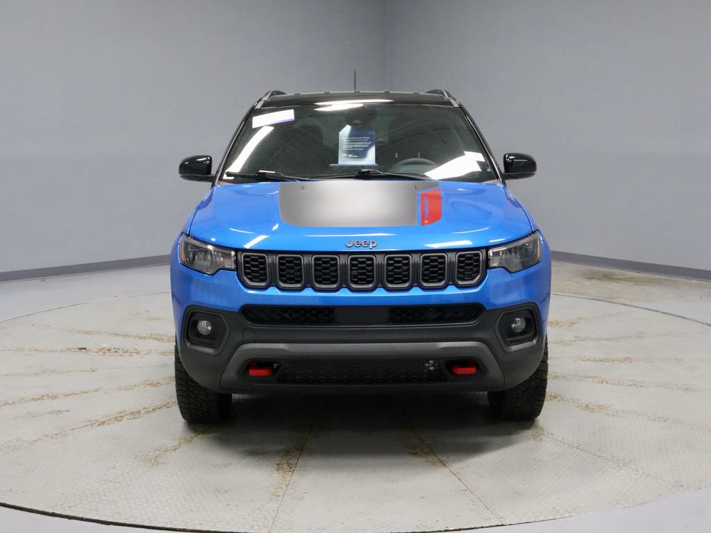 Used 2025 Jeep Compass Trailhawk AWD/4WD image 5