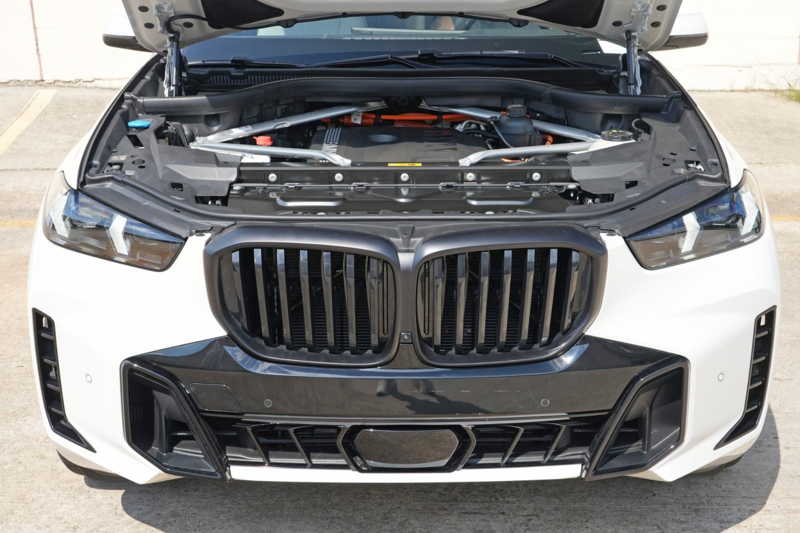 Used 2024 BMW X5 xDrive50e w/ M Sport Package AWD/4WD image 8