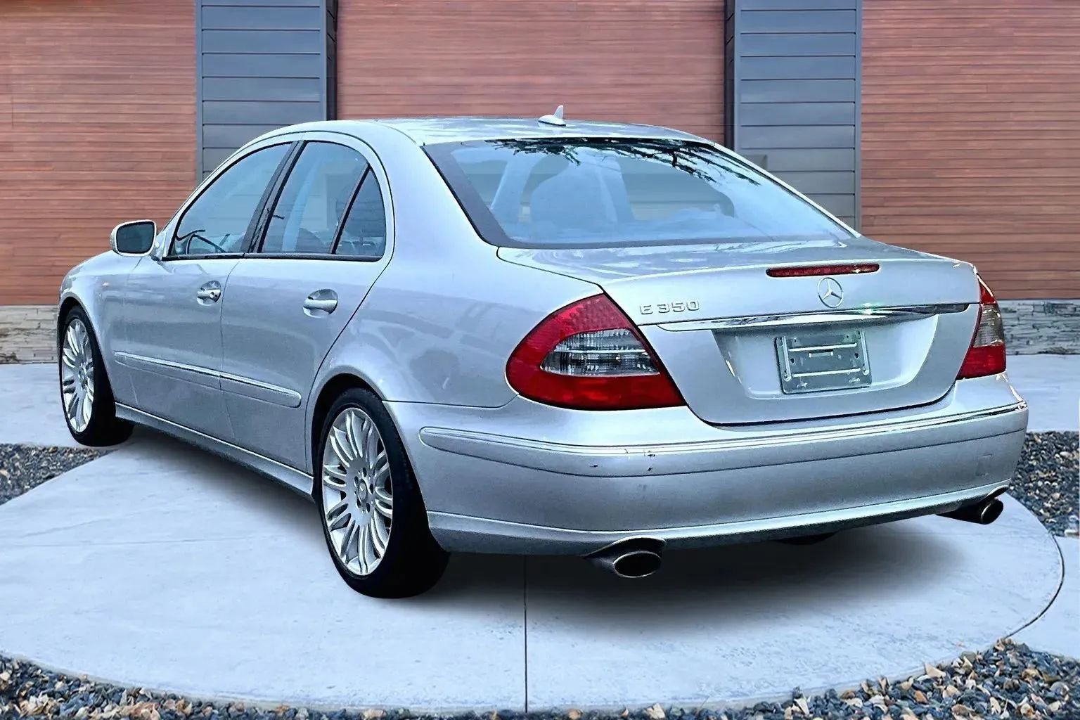 Used 2008 Mercedes-Benz E 350 E 350 Sedan 4D image 2