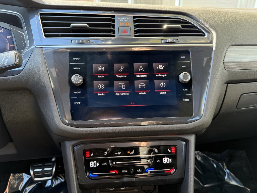Used 2022 Volkswagen Tiguan SEL R-Line image 17