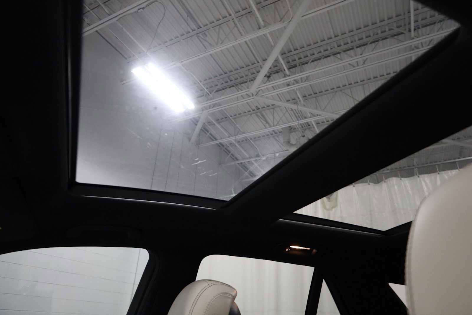 Used 2014 Mercedes-Benz ML 63 AMG 4MATIC image 19