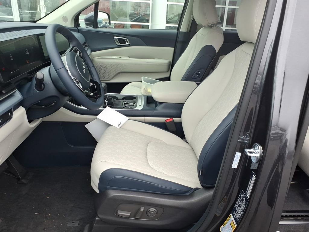 New 2026 Kia Carnival EX image 15