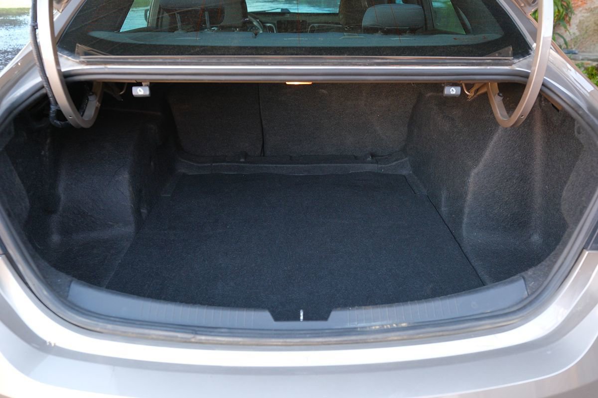 Used 2022 Chevrolet Malibu LS image 38