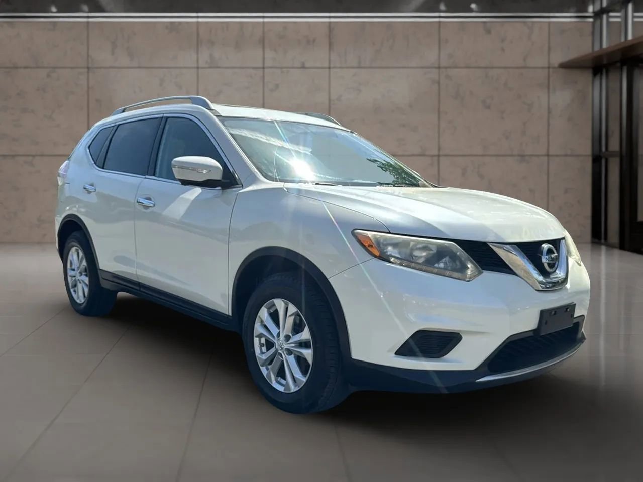 Used 2015 Nissan Rogue SV w/ SV Premium Package image 3