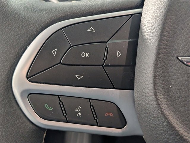 Certified 2023 Chrysler Pacifica Limited image 17