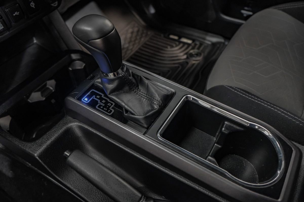 Used 2020 Toyota Tacoma TRD Off-Road w/ Advanced Technology Package image 23