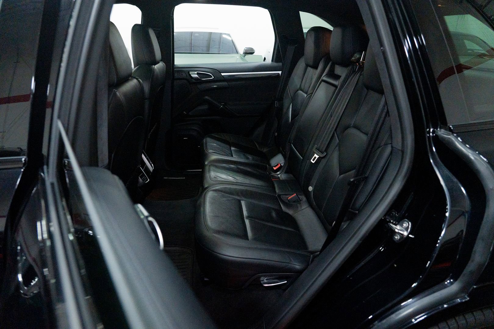 Used 2014 Porsche Cayenne GTS AWD/4WD image 22