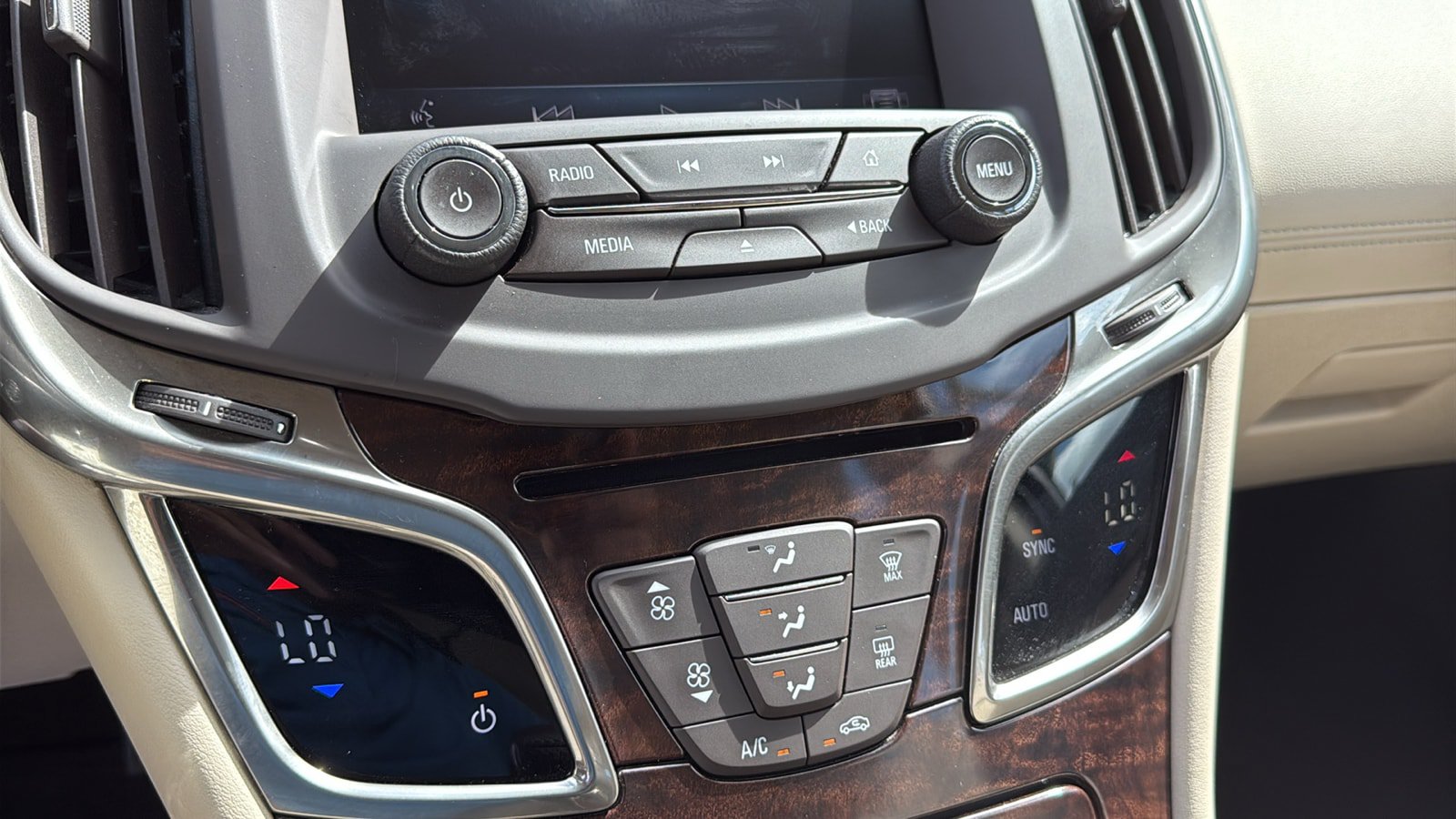 Used 2014 Buick LaCrosse FWD image 18