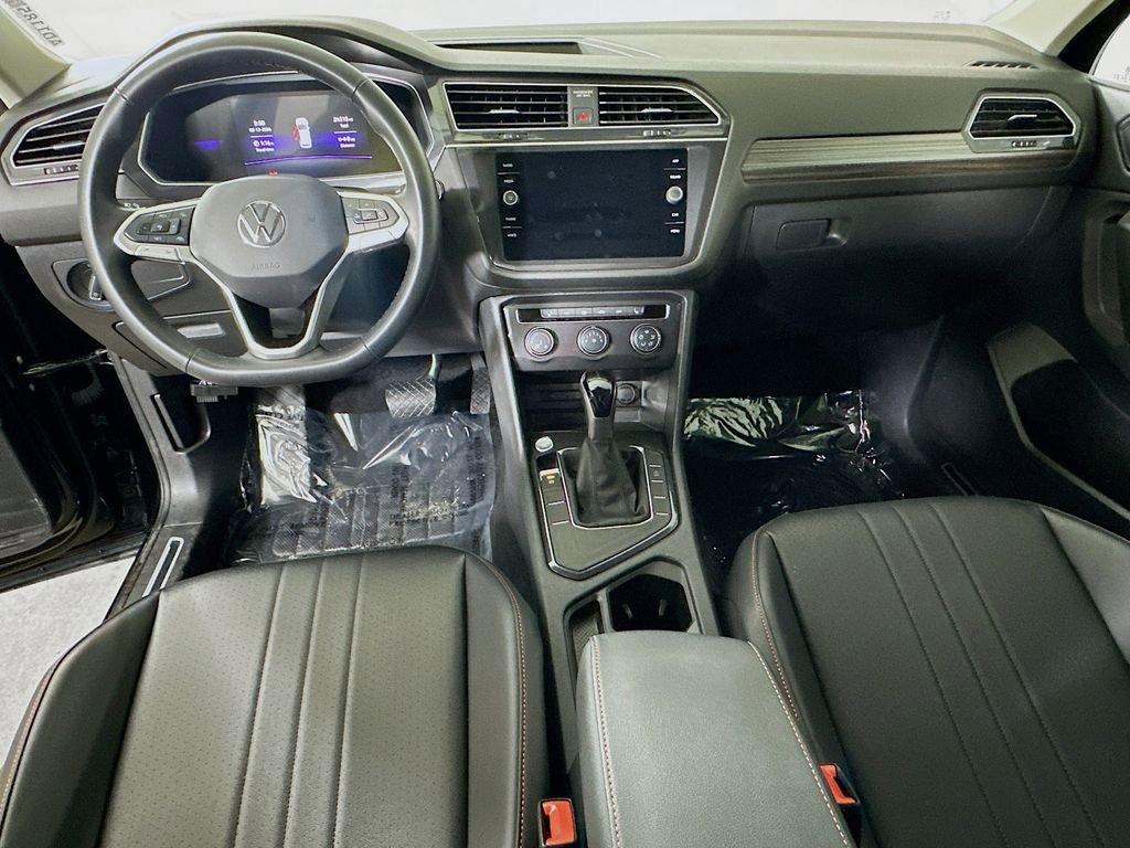 Used 2024 Volkswagen Tiguan Wolfsburg Edition image 17