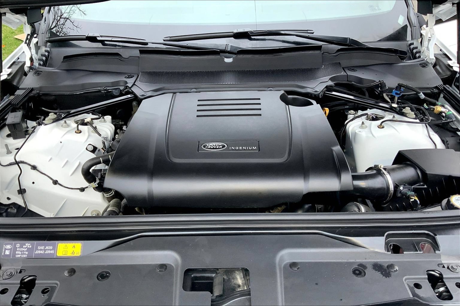 Certified 2025 Land Rover Discovery Dynamic SE AWD/4WD image 29