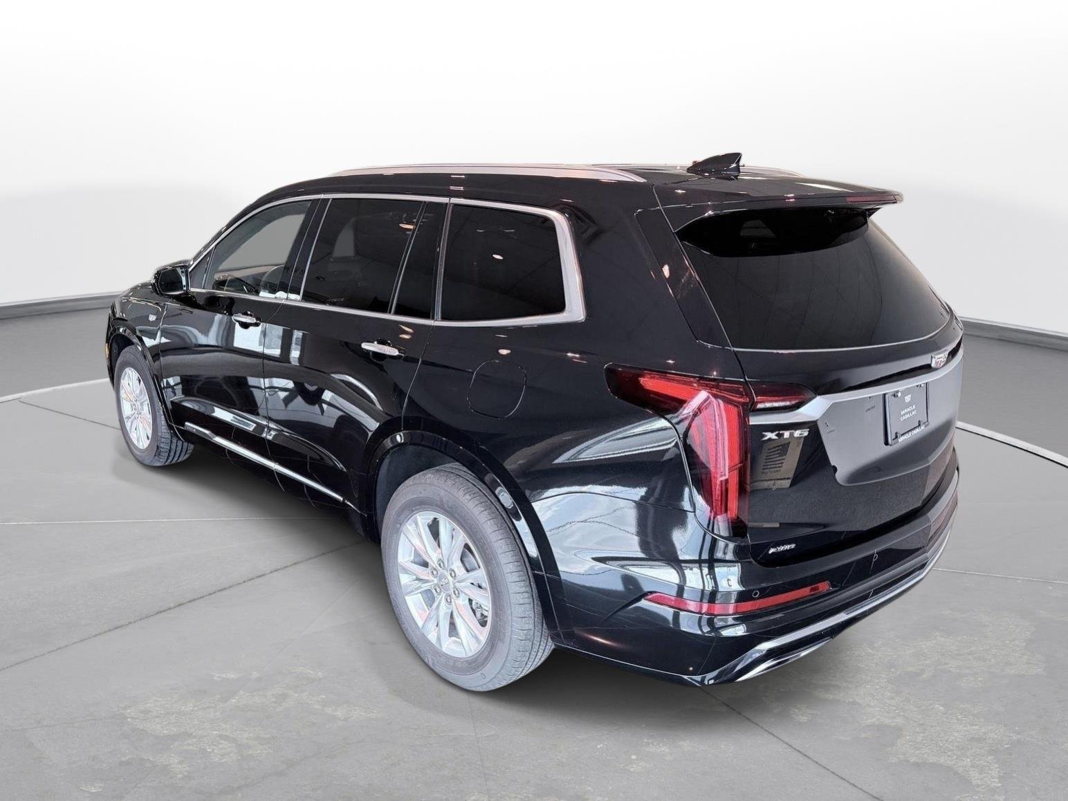 Used 2024 Cadillac XT6 Luxury w/ LPO, Floor Liner Package AWD/4WD image 10