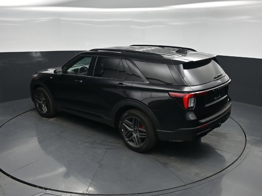 Certified 2026 Ford Explorer ST-Line w/ ST-Line Street Pack AWD/4WD image 38