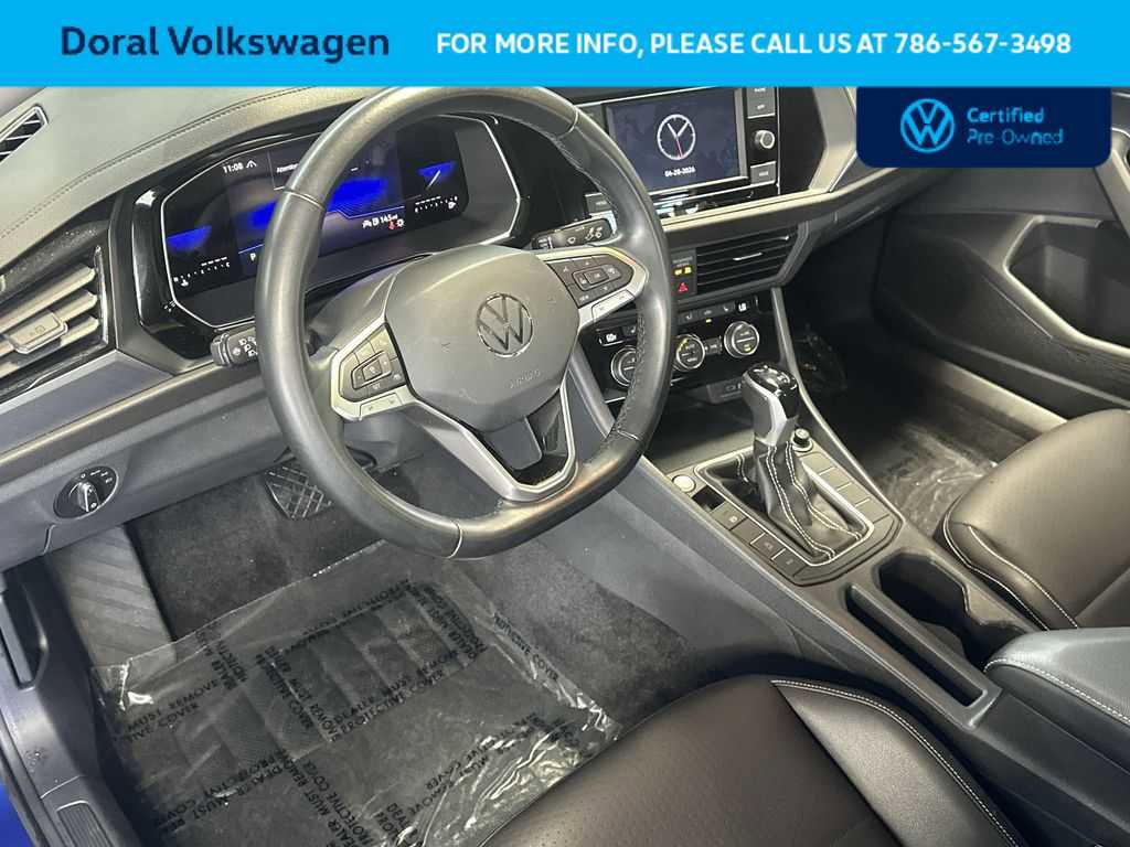 Certified 2023 Volkswagen Jetta SE w/ Panoramic Sunroof Package FWD image 13