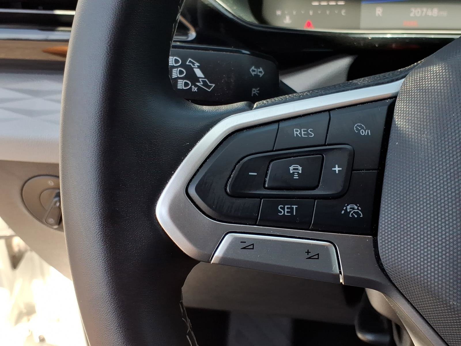 Certified 2024 Volkswagen Taos S FWD image 32