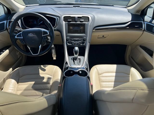 Used 2016 Ford Fusion SE w/ Equipment Group 202A FWD image 10