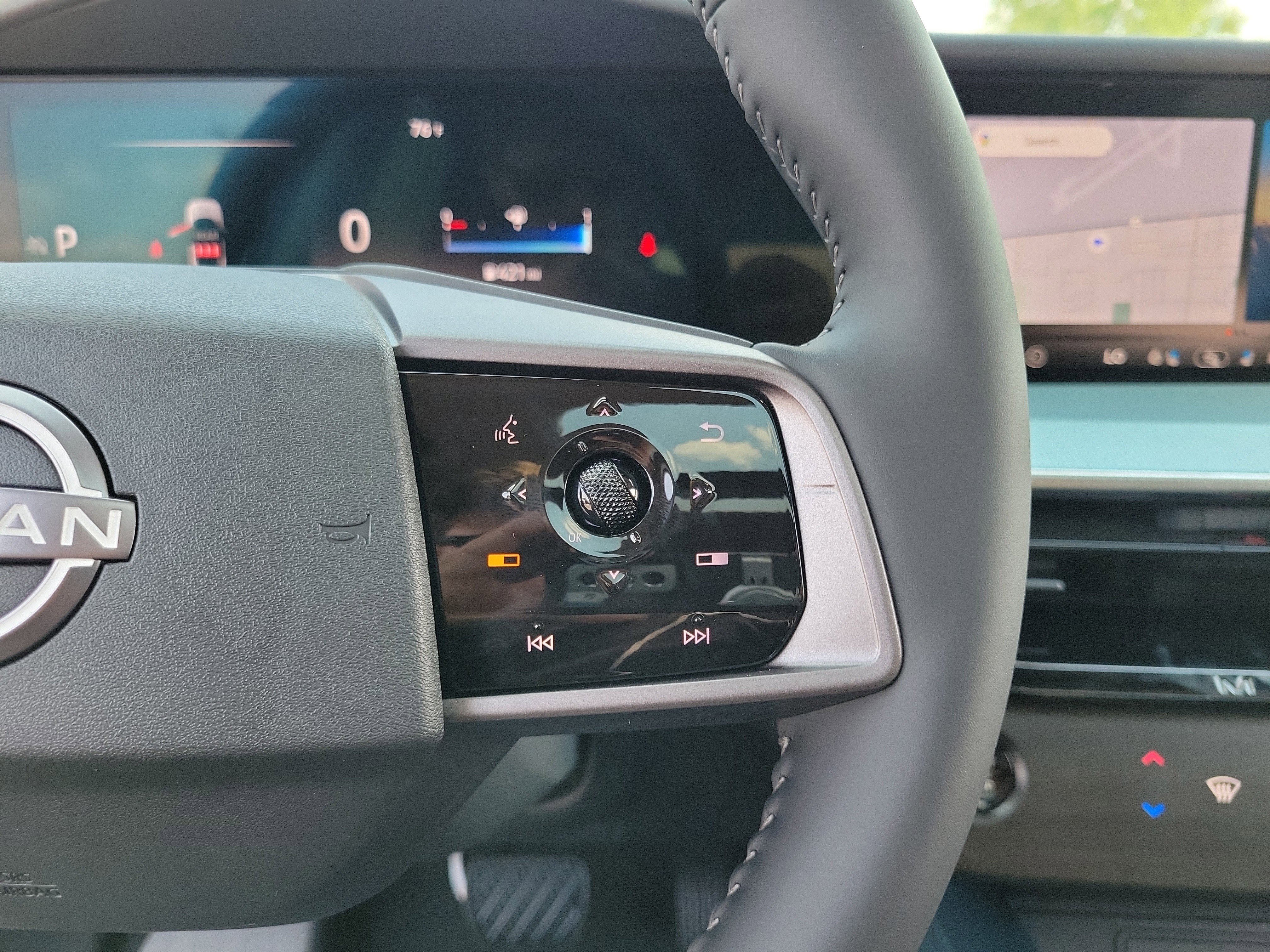 Used 2025 Nissan Murano Platinum w/ Cargo Package image 24