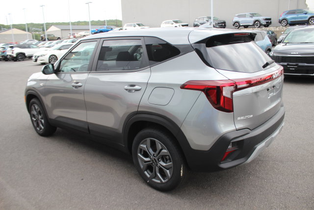 Used 2025 Kia Seltos LX AWD/4WD image 27