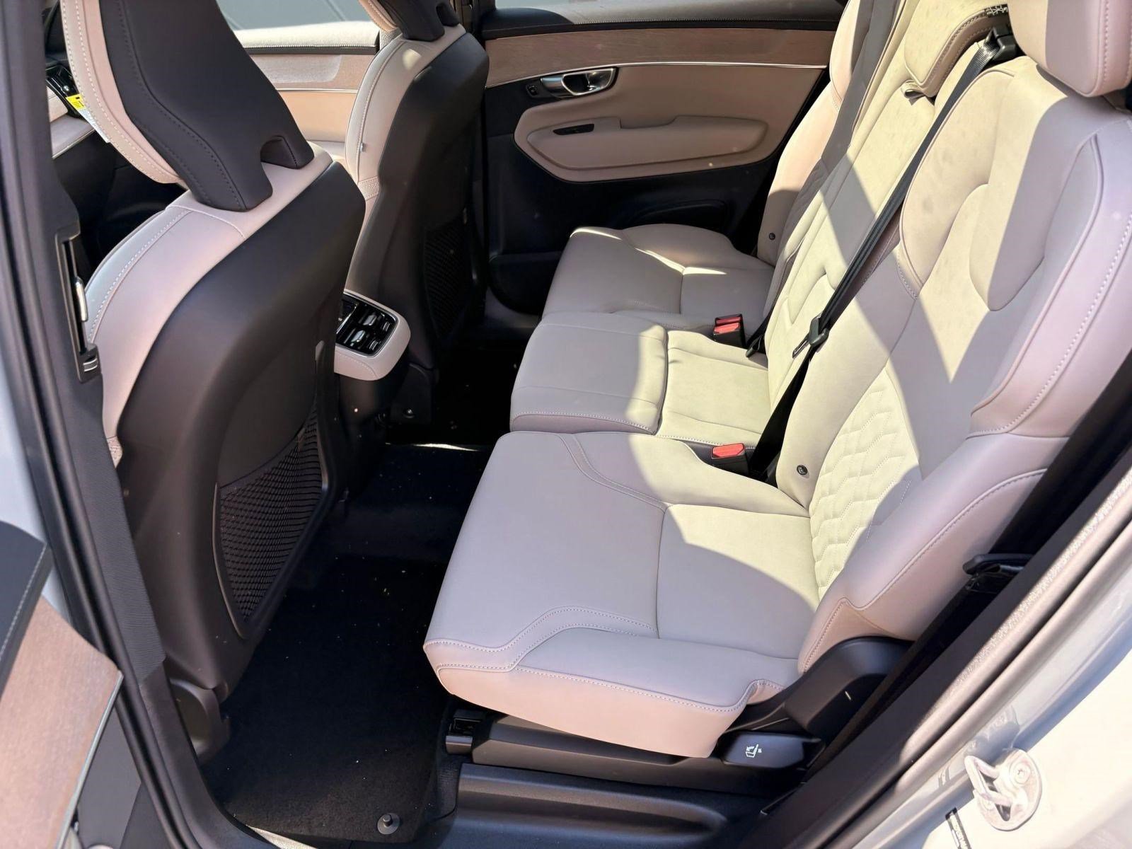 New 2026 Volvo XC90 B6 Plus w/ Protection Package image 14