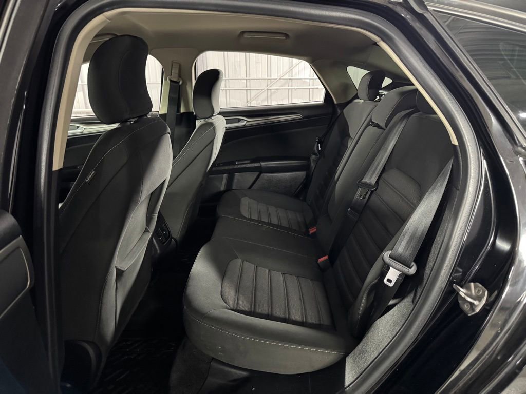 Used 2018 Ford Fusion SE w/ Fusion SE Technology Package FWD image 39