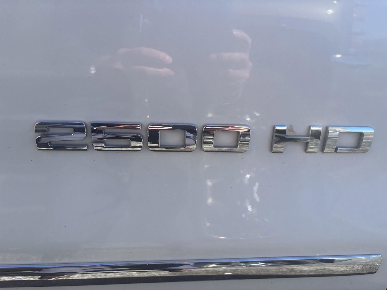 Used 2018 Chevrolet Silverado 2500 LTZ w/ LTZ Plus Package image 18