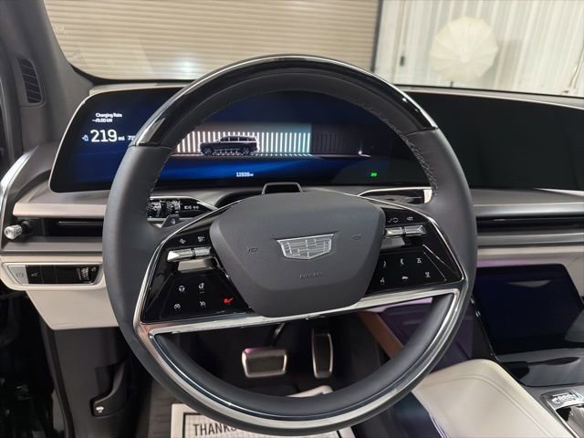 Certified 2026 Cadillac Vistiq Luxury image 17