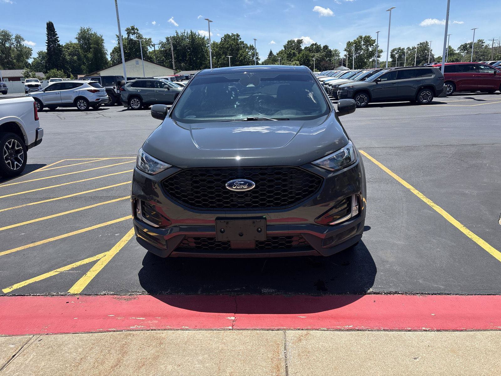 Used 2021 Ford Edge ST-Line AWD/4WD image 2