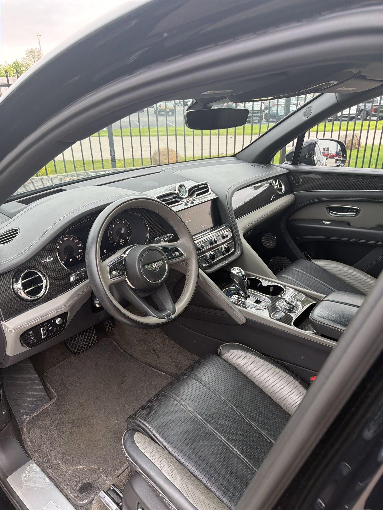 Used 2022 Bentley Bentayga AWD/4WD image 5