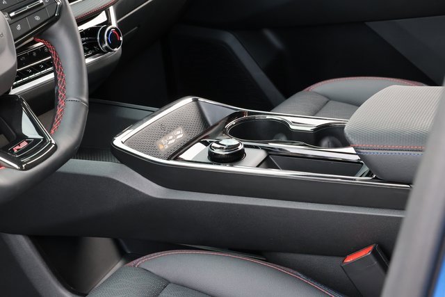 Used 2025 Chevrolet Equinox RS w/ Safety and Technology Package image 14