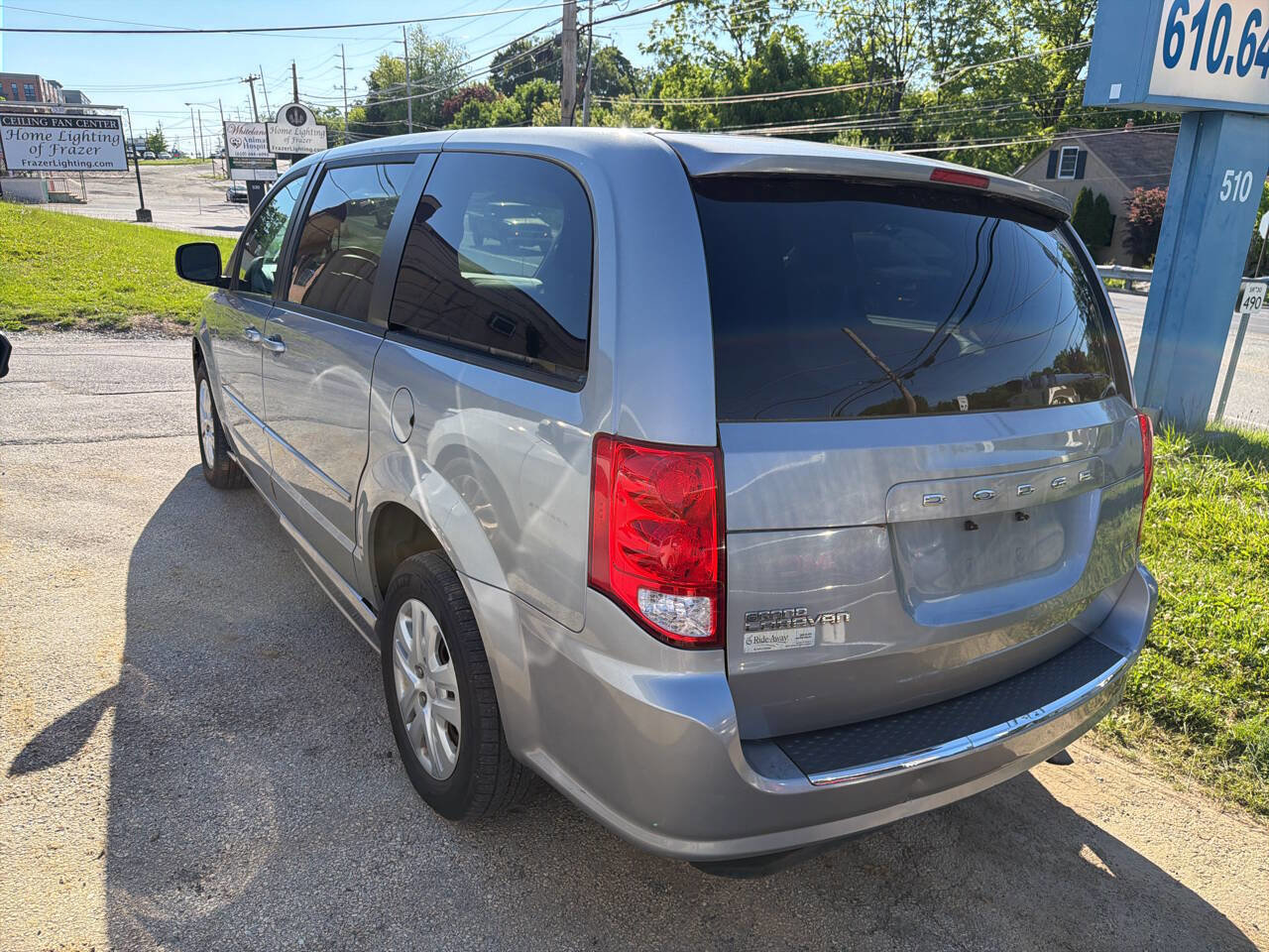 Used 2014 Dodge Grand Caravan SE w/ Quick Order Package 29E SE FWD image 3