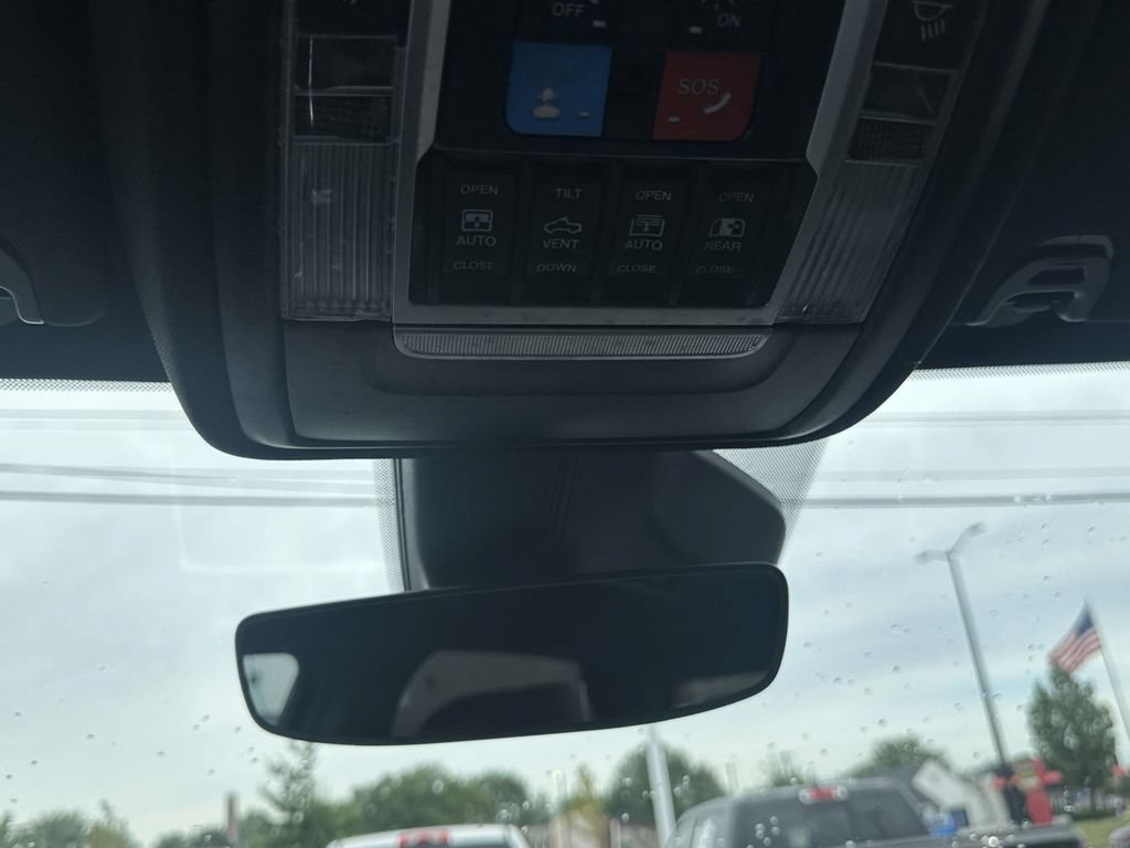 Used 2025 RAM 1500 Laramie w/ Sport Appearance Package AWD/4WD image 31