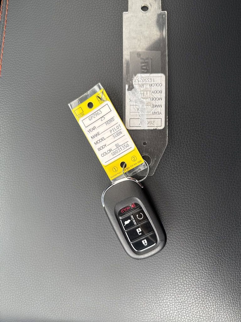 Used 2025 Honda Pilot TrailSport image 41