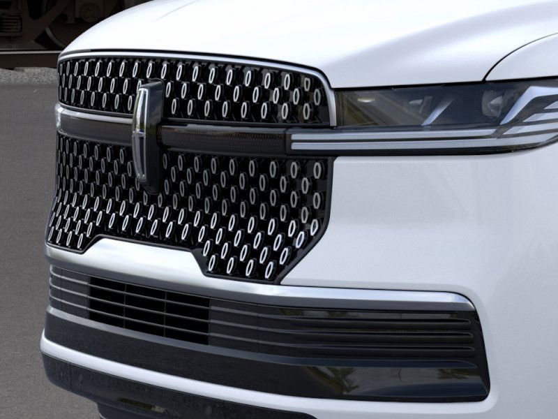 New 2025 Lincoln Navigator Reserve image 17