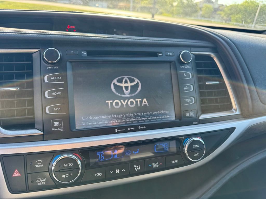 Used 2019 Toyota Highlander Limited AWD/4WD image 18