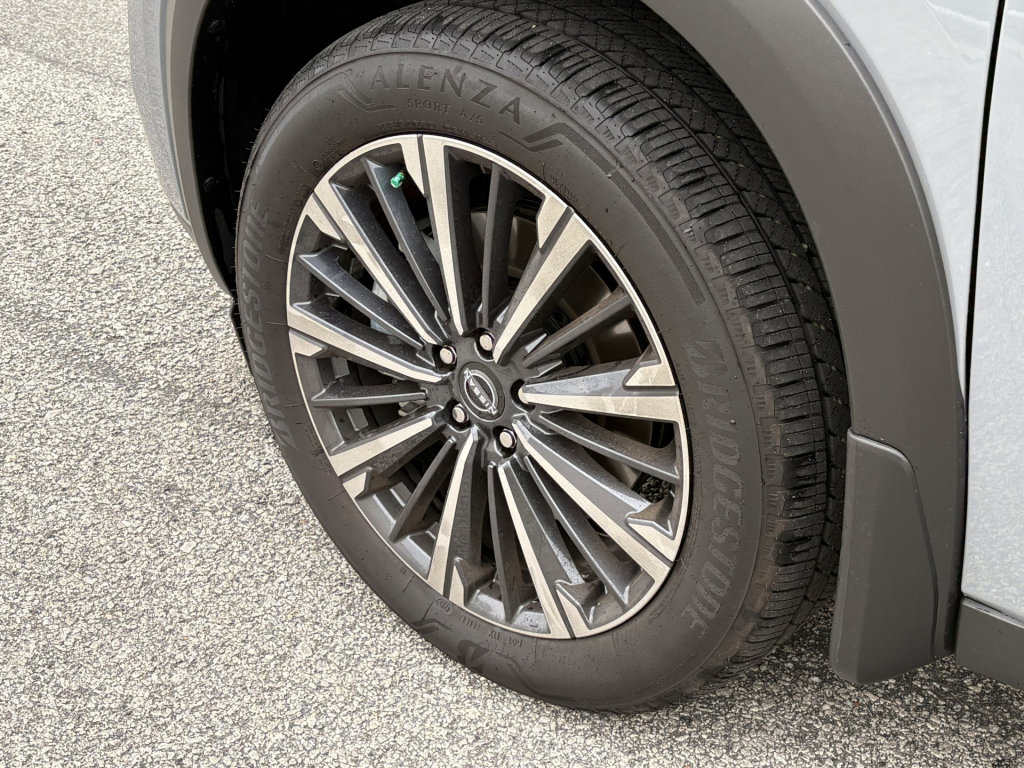 Certified 2026 Nissan Pathfinder Platinum FWD image 21