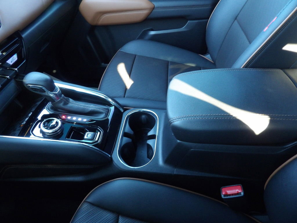 Used 2023 GMC Canyon AT4 w/ AT4 Premium Package image 29